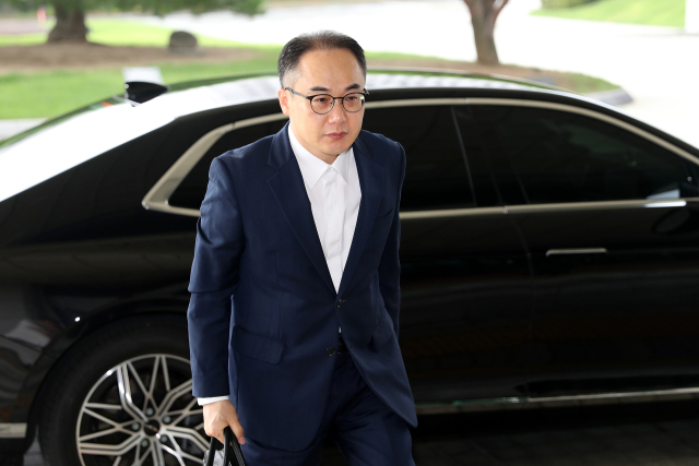이원석 검찰총장이 4일 서울 서초구 대검찰청으로 출근하고 있다. 뉴스1